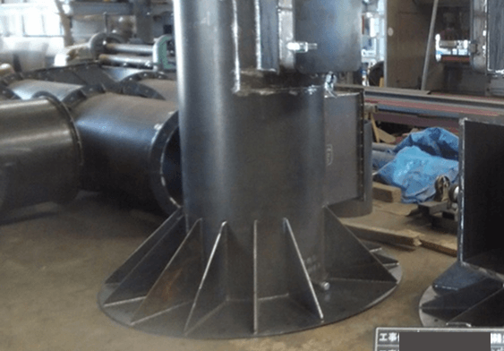 排気筒ベース部の補強リブ構造と製缶加工の詳細